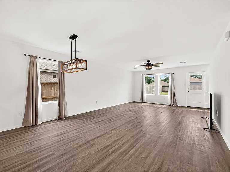 18634 Scopello Dr — Photo 7