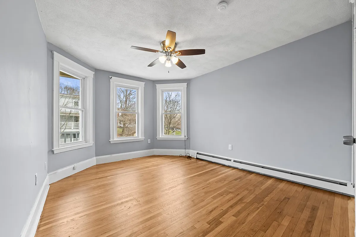 Building Photo - 516 Washington St #3