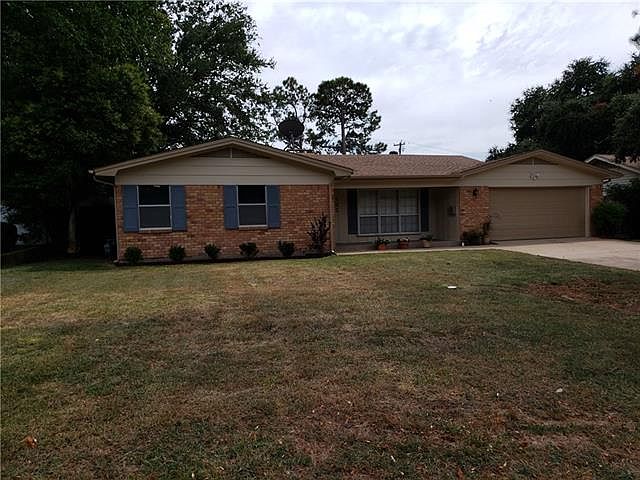 1st image of 102 Woods Dr