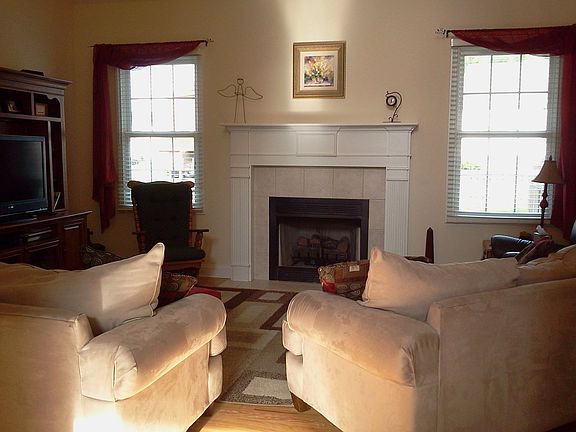 2nd image of 215 Lee Carter Dr