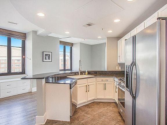 3rd image of 60 Monroe Center St NW APT 6C