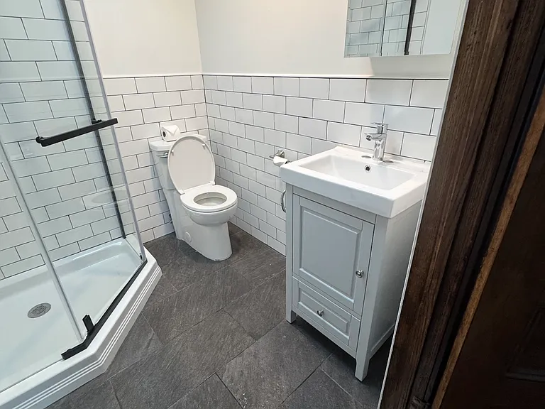 2nd fl bath