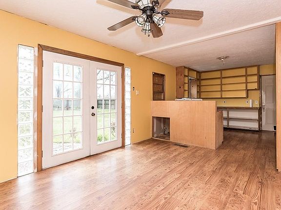 2nd image of 411 Tiger Blvd