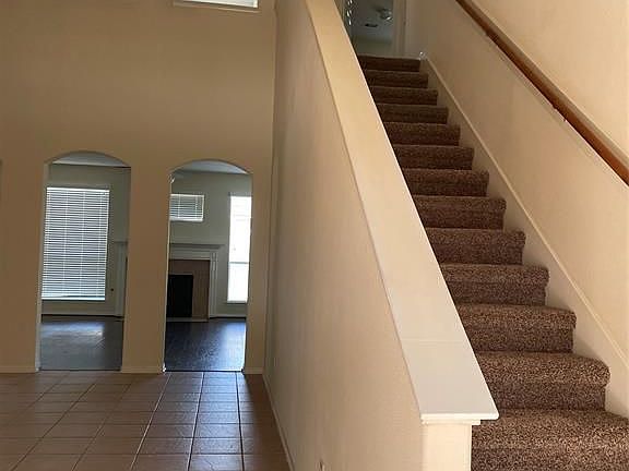 2nd image of 2922 Aspen Park Ln