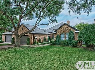 1613 Travis Cir S, Irving, TX 75038