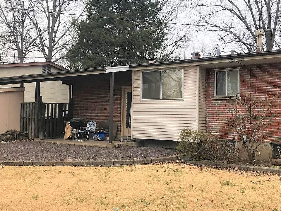 2nd image of 2904 Lesmer Ct
