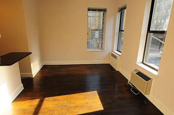 Rented by Metropolis Real Estate of Manhattan | media 5