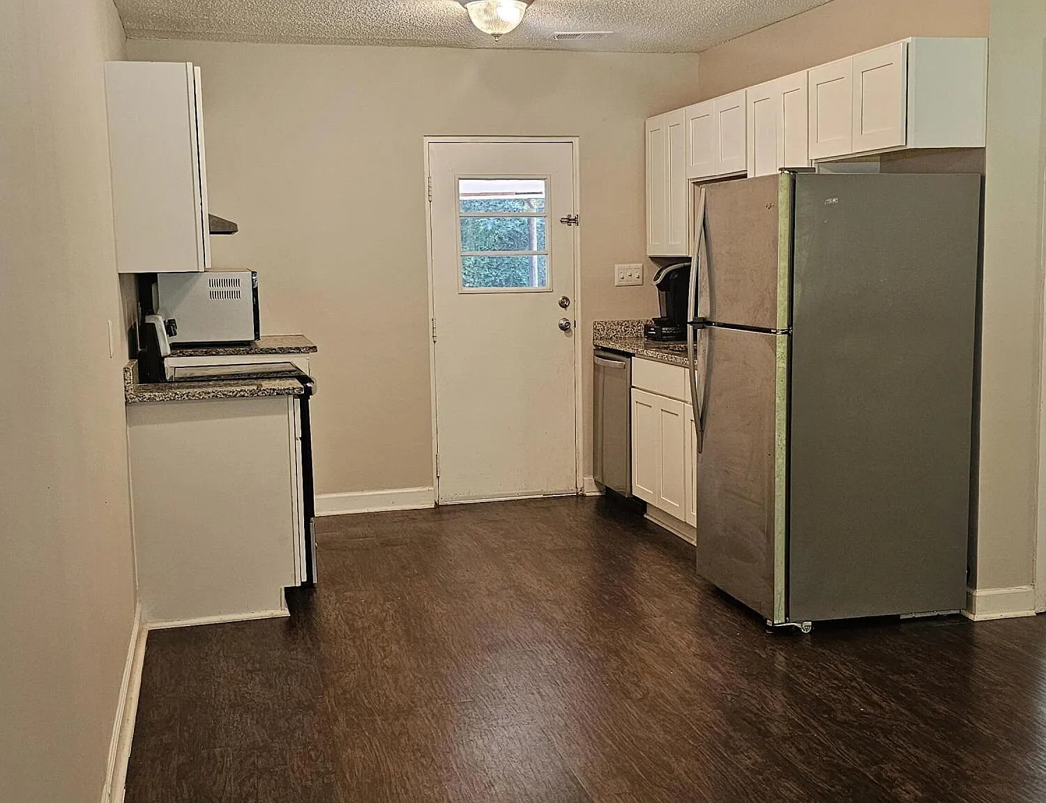 2 bed, 1.0 bath, $1,250 — Photo 3