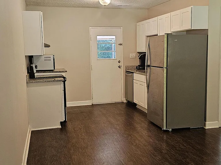 3623 Bowling Dr — Photo 3