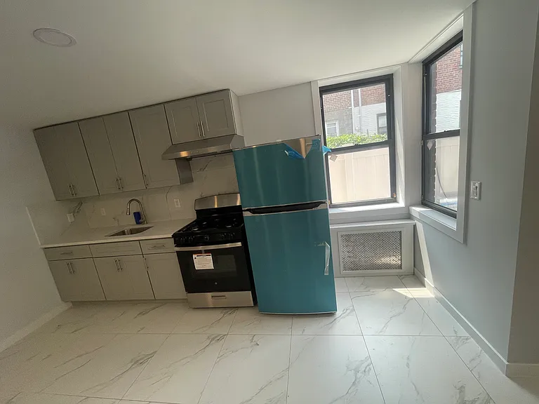 2890 Lafayette Ave #1 — Photo 3