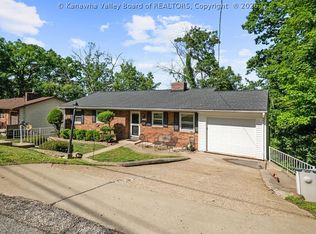 1559 Summit Dr, Charleston, WV 25302