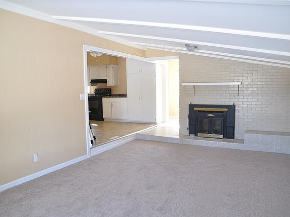 4th image of 1052 Sunset Dr