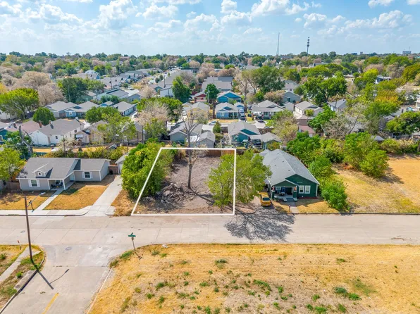 922 E Oleander St, Fort Worth, TX 76104