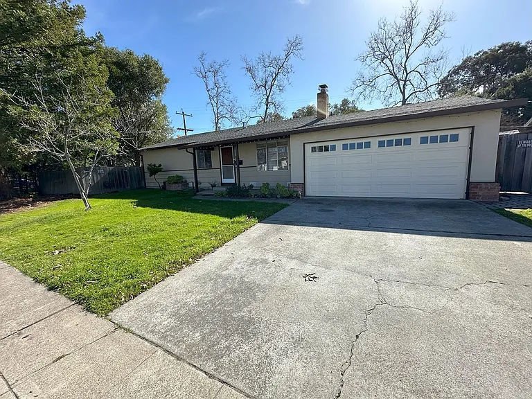 5030 Kingston Way — Photo 1