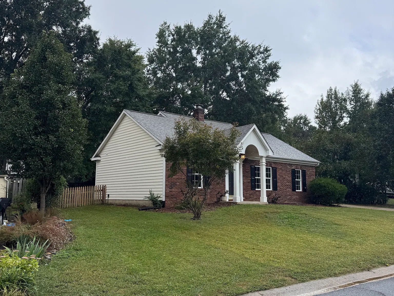 3 bed, 1224 sqft, $1,950 — Photo 3