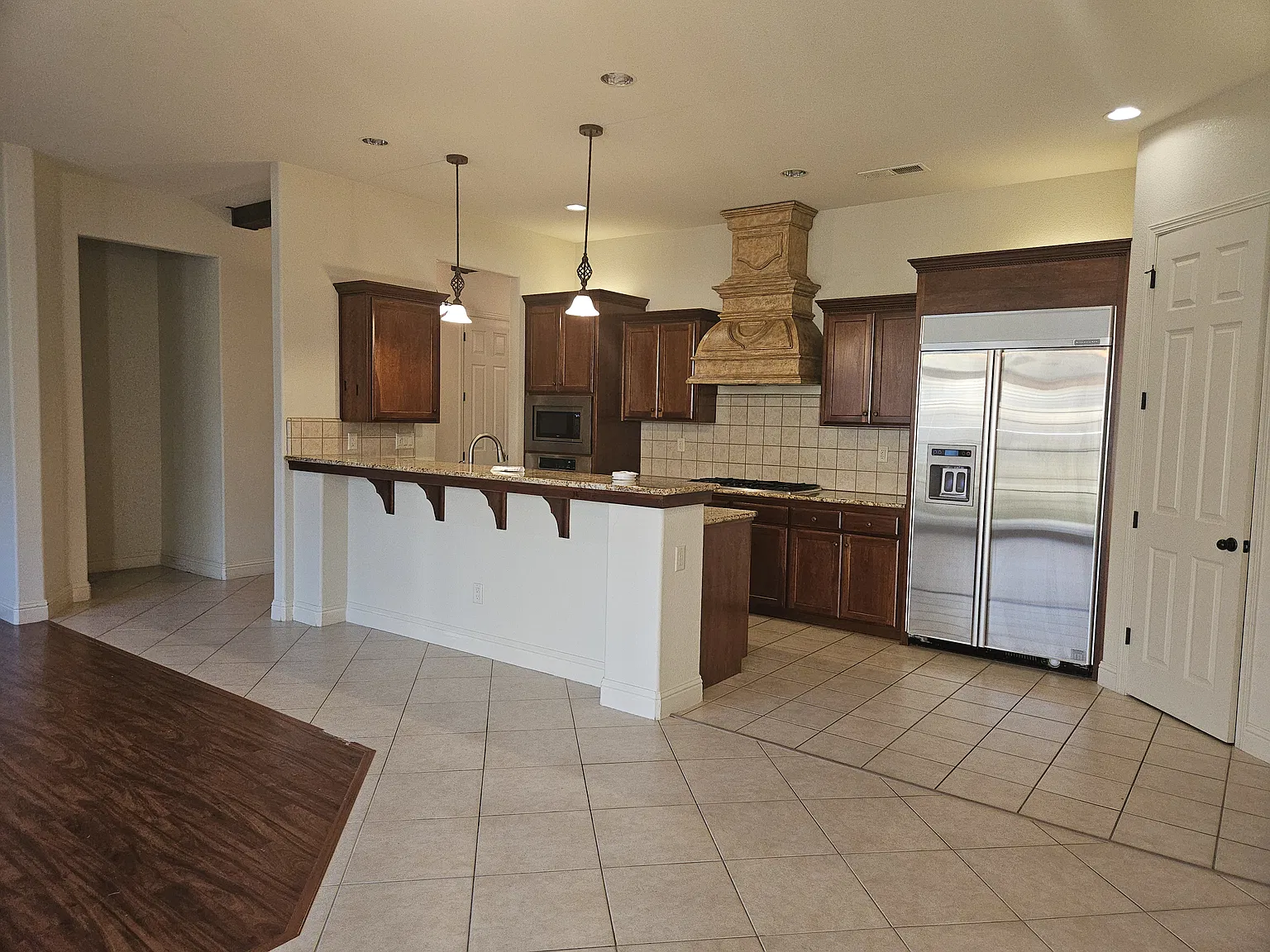 3 bed, 2.5 bath, 2029 sqft, $2,795 — Photo 3