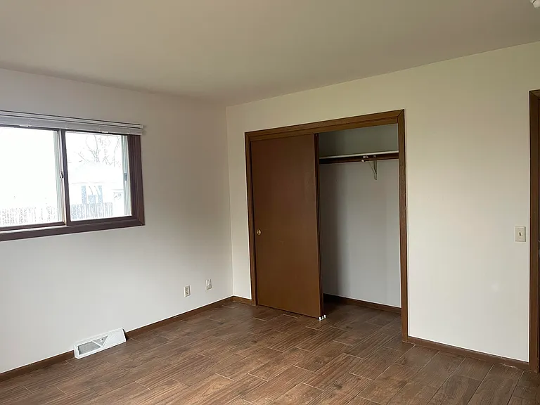 536 S Lincoln St #B — Photo 9