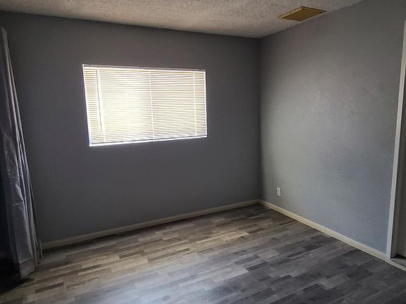 5th image of 45438 Lorimer Ave