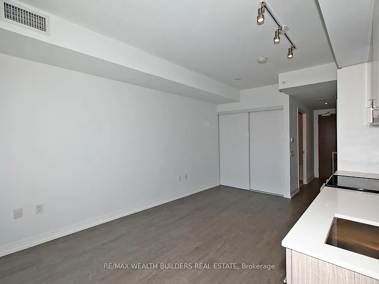 251 Jarvis St E #2107 — Photo 8
