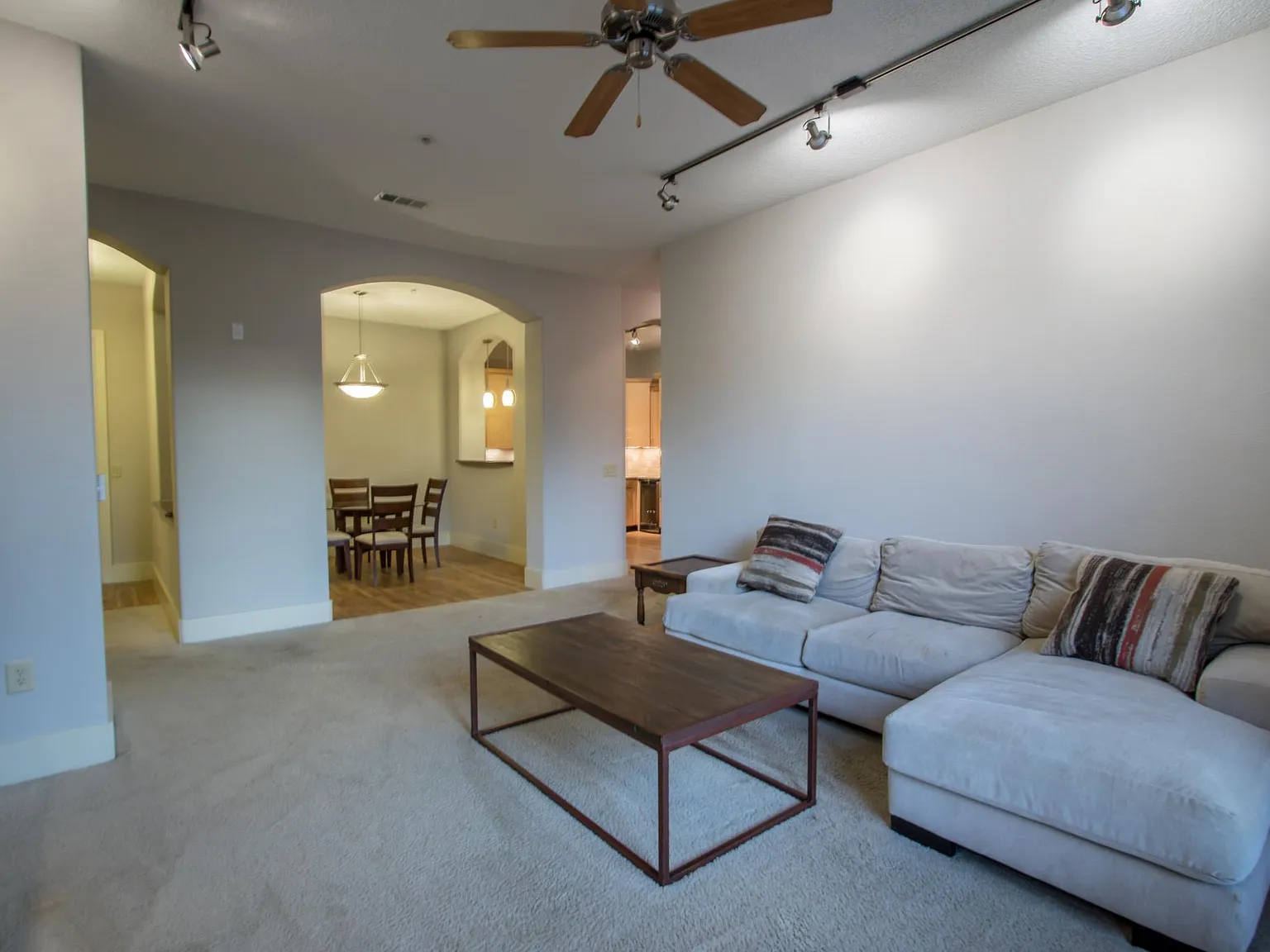 2 bed, 1435 sqft, $2,600 — Photo 4