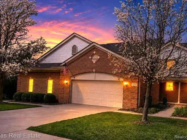 1031 Maya Ct, Troy, MI 48085