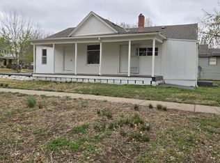 401 E 12th Ave, Winfield, KS 67156