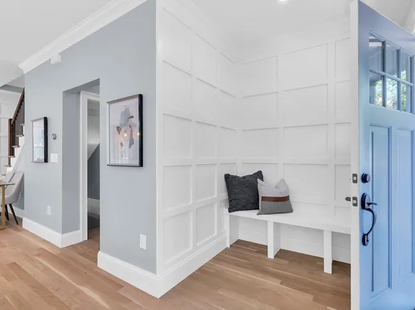 203 Pearl St #1, Cambridge, MA 02139