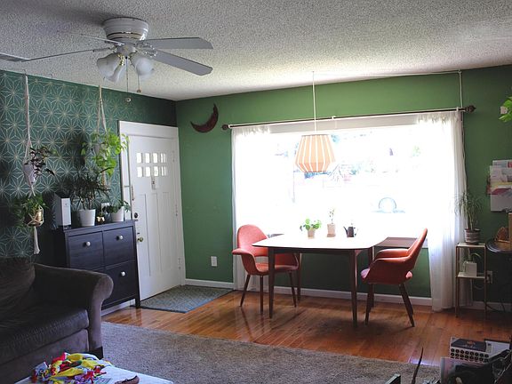 Front room left