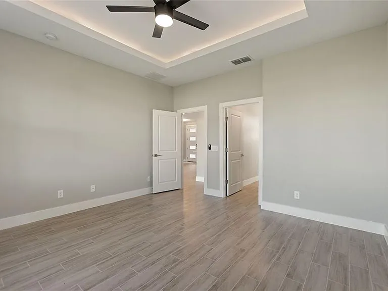 119 Tulip Ln — Photo 21