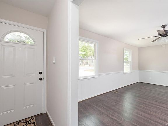 5th image of 5001 Monroe Ave