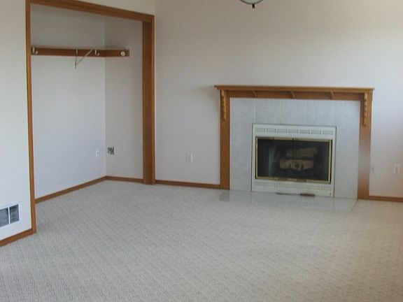 bedroom upstairs_04162014