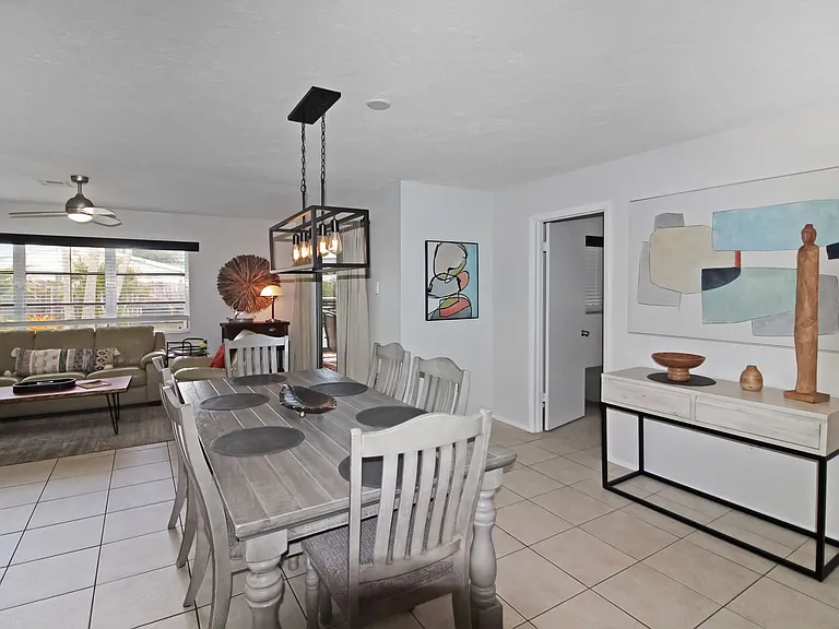 242 Capri Ave — Photo 6