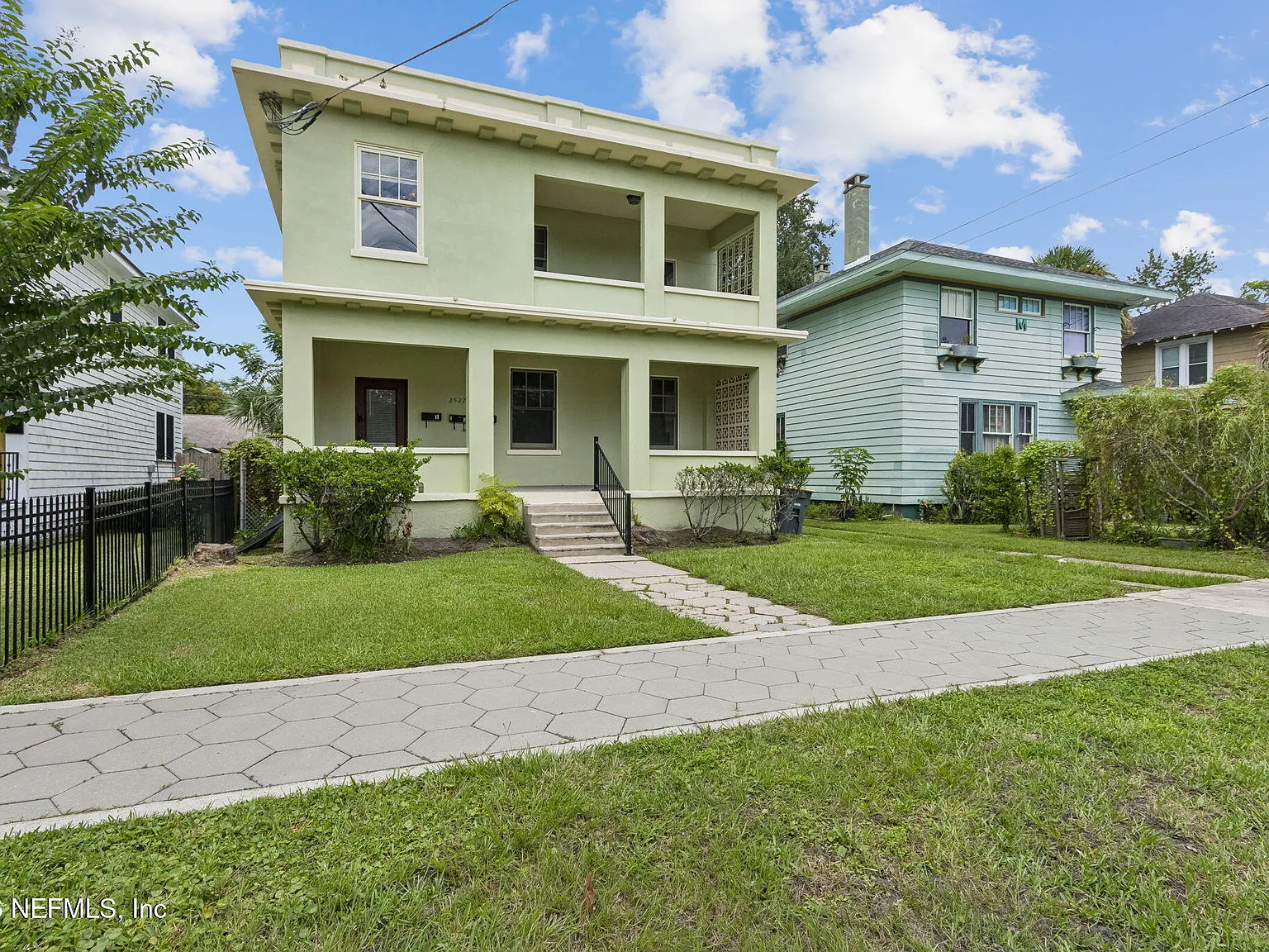 2 bed, 1.0 bath, 1040 sqft, $1,365 — Photo 2
