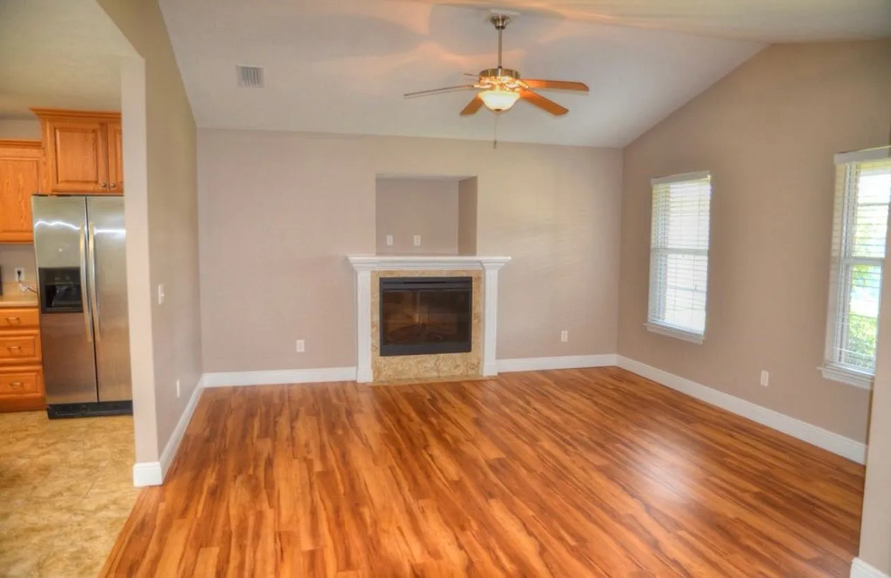 3 bed, 1342 sqft, $1,950 — Photo 4