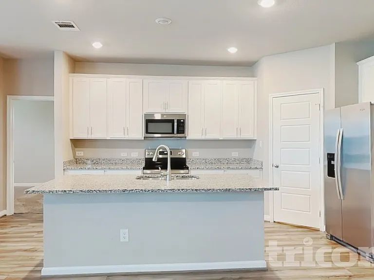 13619 Emerson Way — Photo 4