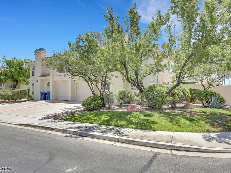 7989 Lisa Dawn Ave — Photo 2