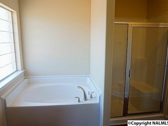 4th image of 2445 Belltown Dr SW