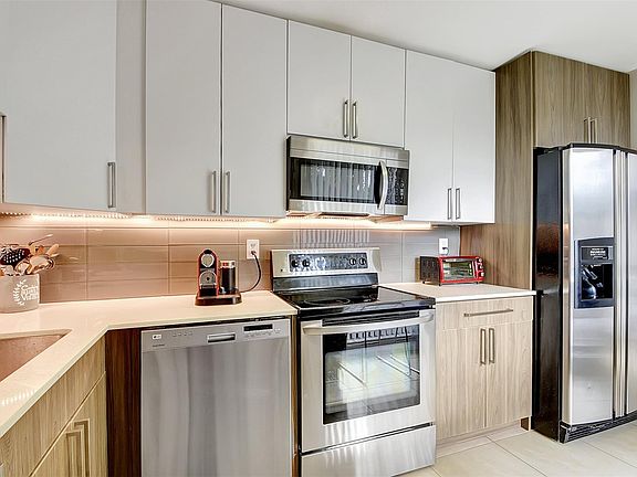 4th image of 2520 Presidential Way APT 204