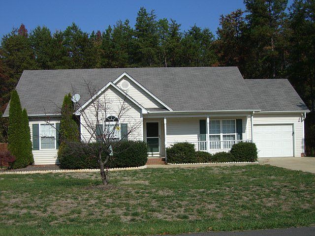 Gorgeous curb appeal