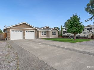 5490 Tsawwassen Loop, Blaine, WA 98230