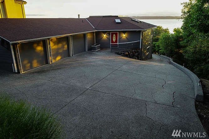 1st image of 20456 Richmond Beach Dr NW