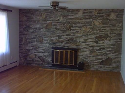 Fireplaced Livingroom