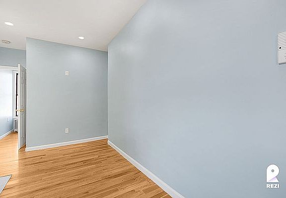 5th image of 554 E 149th St #12A