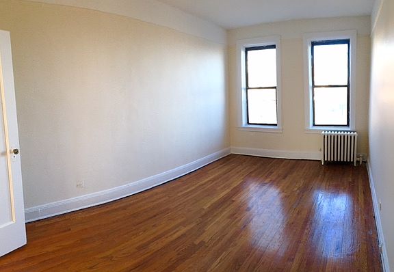 4th image of 2106 33rd St #9C