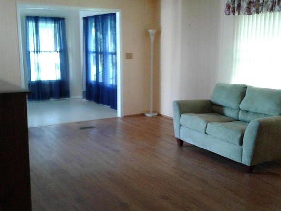4th image of 949 Thrush Cir