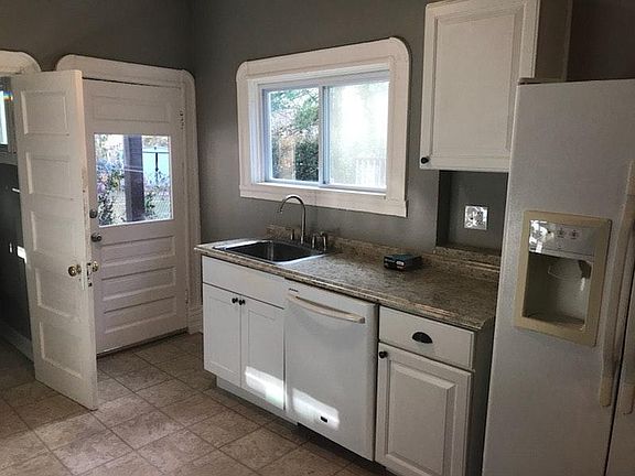 2nd image of 3324 Oxford Ave