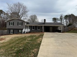 162 Lakeside Dr, Walnut Cove, NC 27052