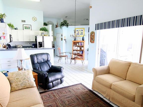 5th image of 712 Via Del Sol Dr