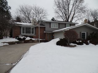 1830 Bolson Dr, Downers Grove, IL 60516