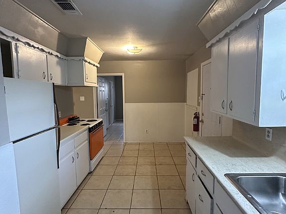 4th image of 5413 Temple Ave APT A